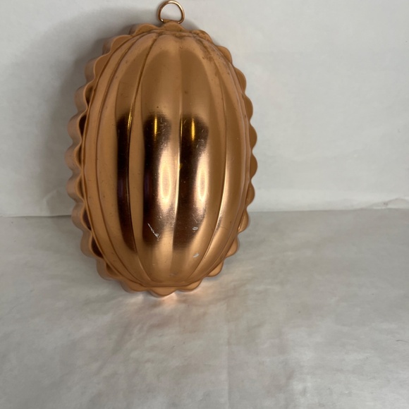 Vintage Copper Color Aluminum Jello Mold 2.5 Cup Half Melon with Hanger - Picture 2 of 6